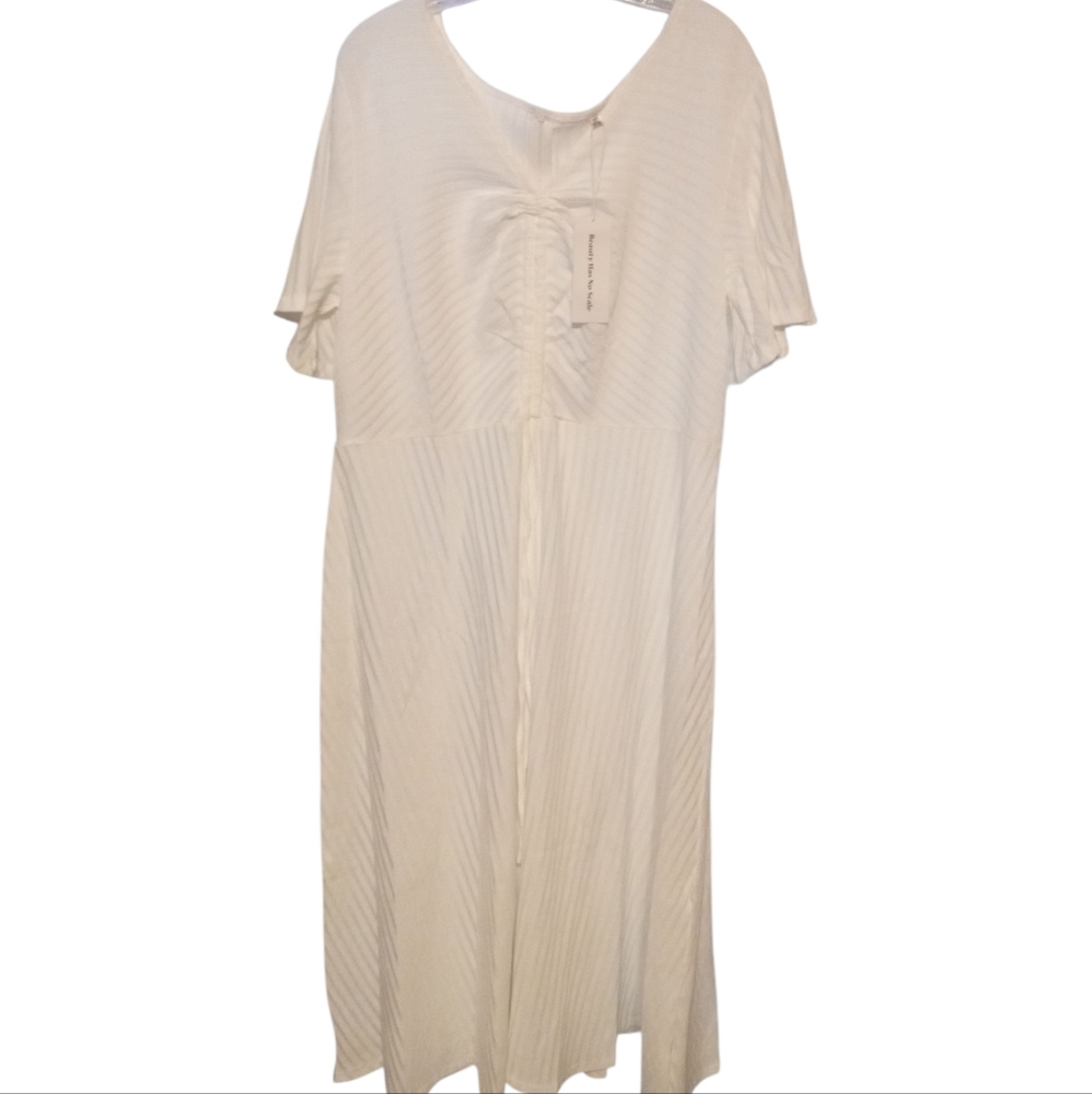 Lalagen White Textured Dress